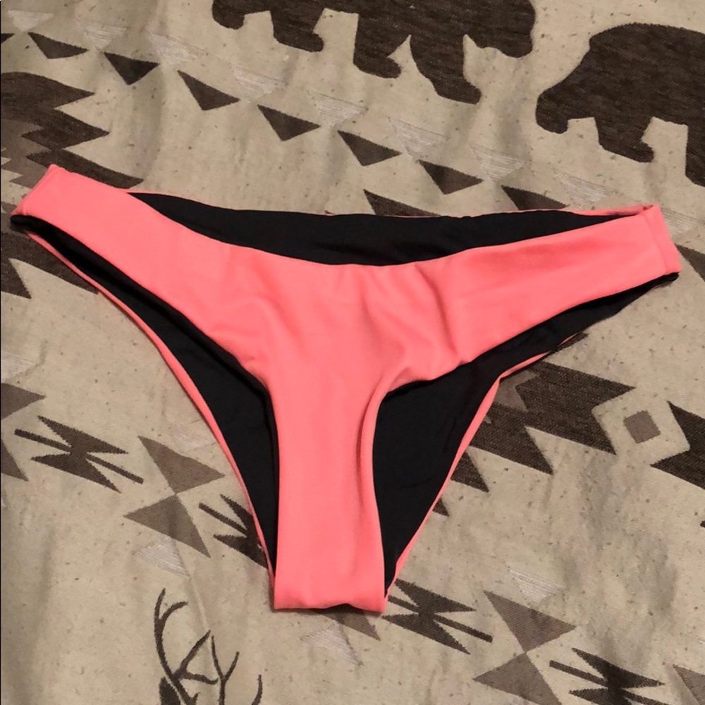 Xs hot pink rip curl mirage bottoms